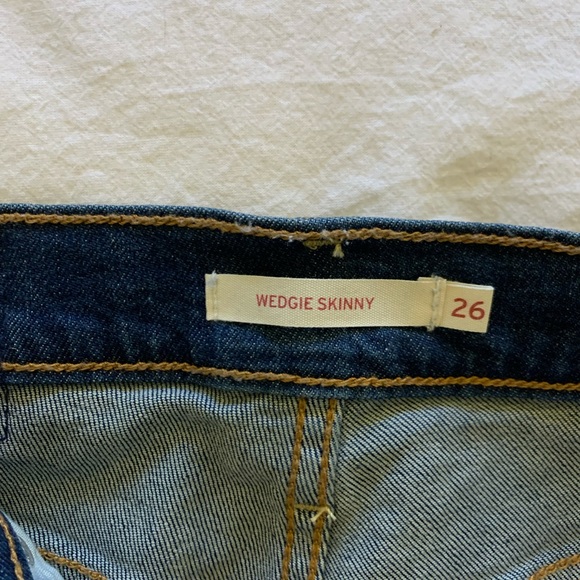 Levi’s Wedgie Skinny - Picture 2 of 5